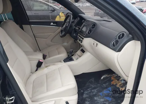 2016 Volkswagen Tiguan R-Line from USA, damaged, VIN WVGAV7AX3GW557661